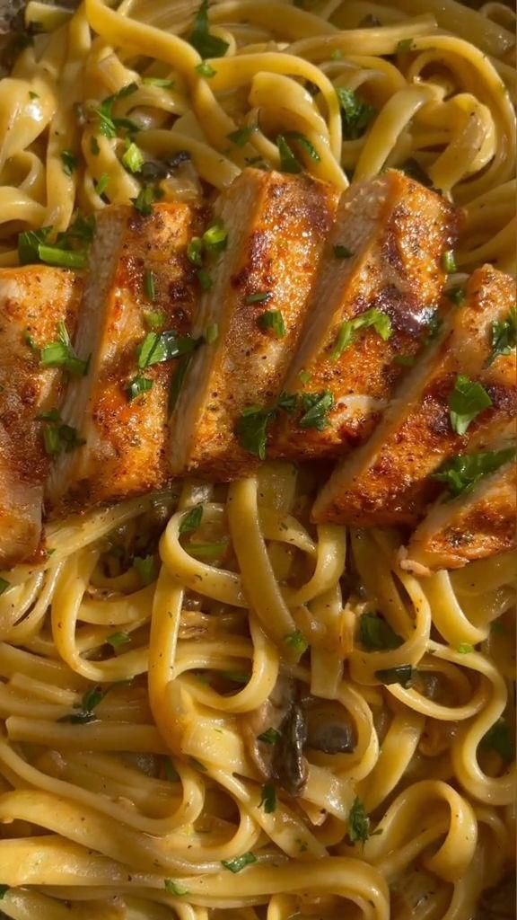 Creamy Chicken Pasta Fettuccine